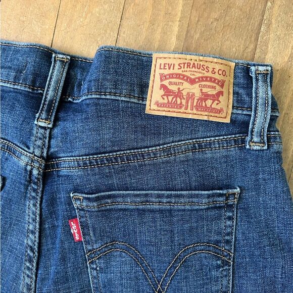 Levi’s Mid Length Shorts Size 27 High Rise Cuff - Picture 8 of 8